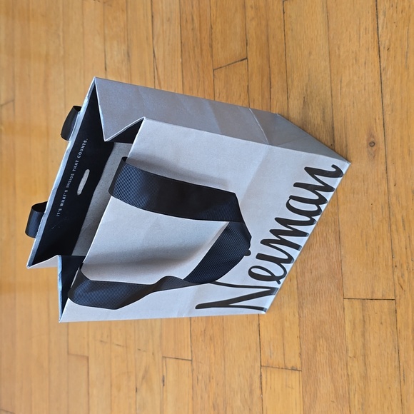 Neiman Marcus Empty Paper Grey Silver Shopping Bag Black Ribbon Handles 9"x7"x4” - Picture 6 of 8